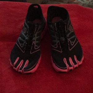 FILA Black & Pink Ladies Walking Shoes Size 7.5